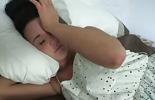 XXX Ha aiutato il suo pornografia matura amante a mettere un preservativo sul suo pene e metterlo nel culo