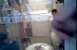XXX Si è dipinto il viso e video vecchie mature si masturba con uno specchio
