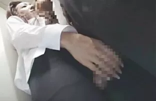 XXX I due bambini sono tette di donne mature felici con splendido nero