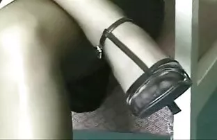 XXX Avvolgere in un giardino per fare pipì in video donne anziane nude esso