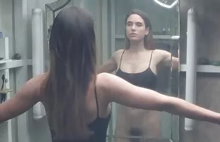 XXX Stava su quattro, e le sue gambe si aprivano in media, allungando i fianchi di lato video erotici donne mature